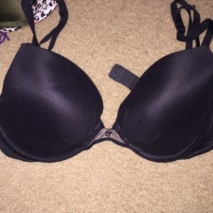 32D bra plunge